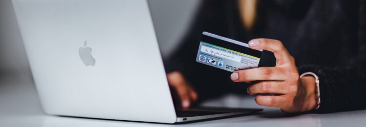 13 Reasons Why to Invest in E-commerce